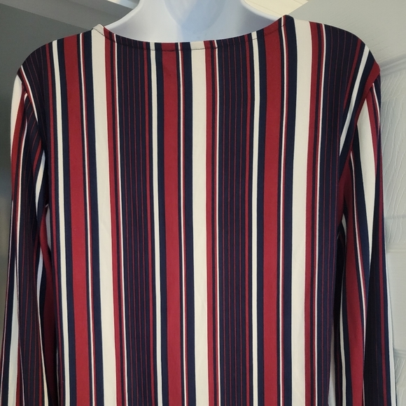 Top - Picture 2 of 3